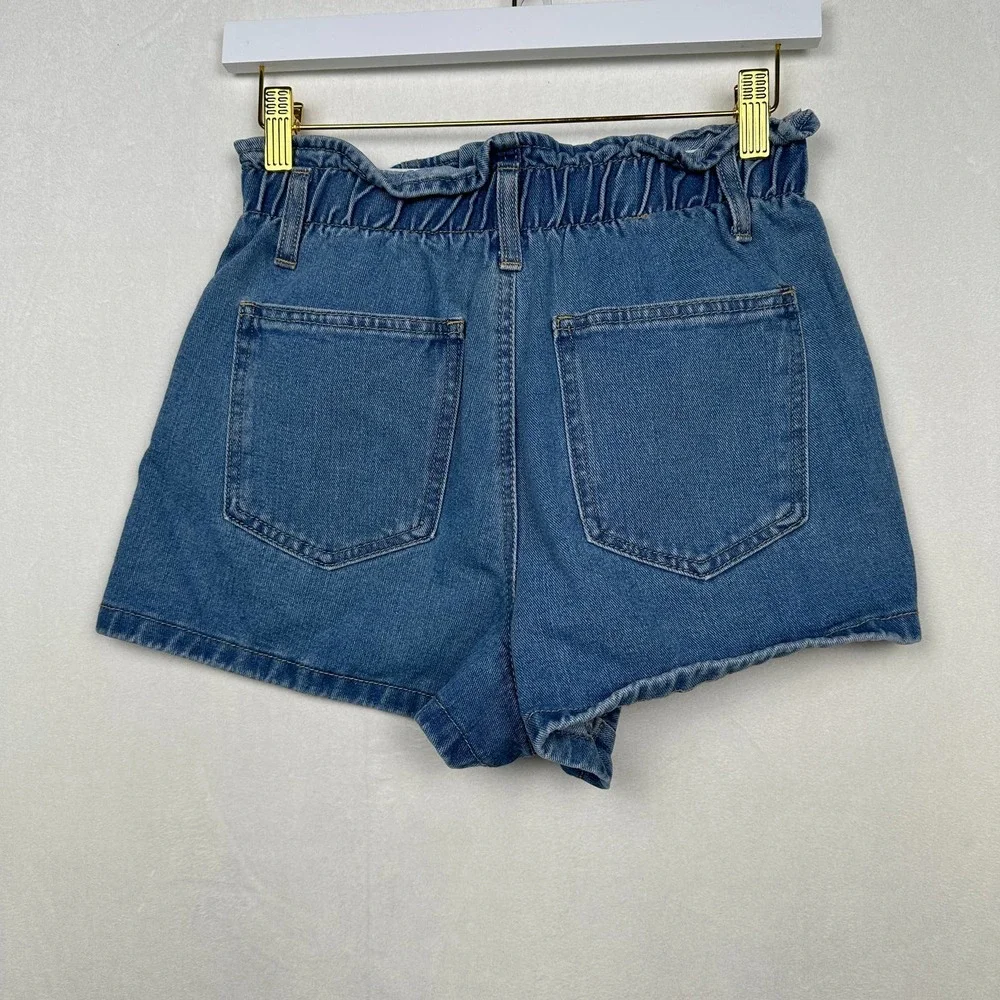 Forever 21 Women Sz 25 Blue‎ Denim Paper Bag Jean Shorts Med Wash Cinched Waist - Picture 6 of 8